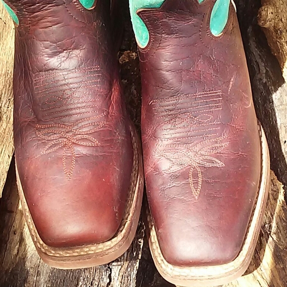 Tony Lana Chisel Toe Cowboy Boots - Picture 8 of 8